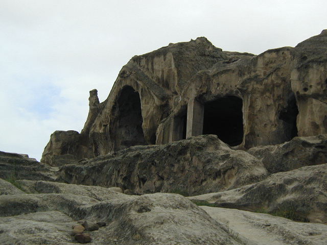 cave city at uplistsikhe