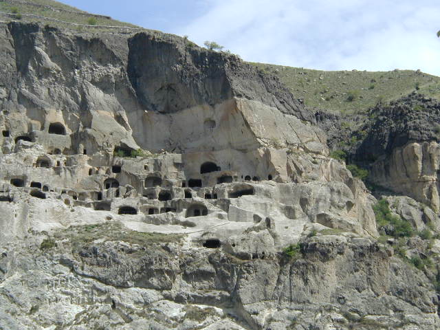 vardzia cave city
