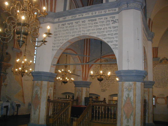 tykocin synagogue interior