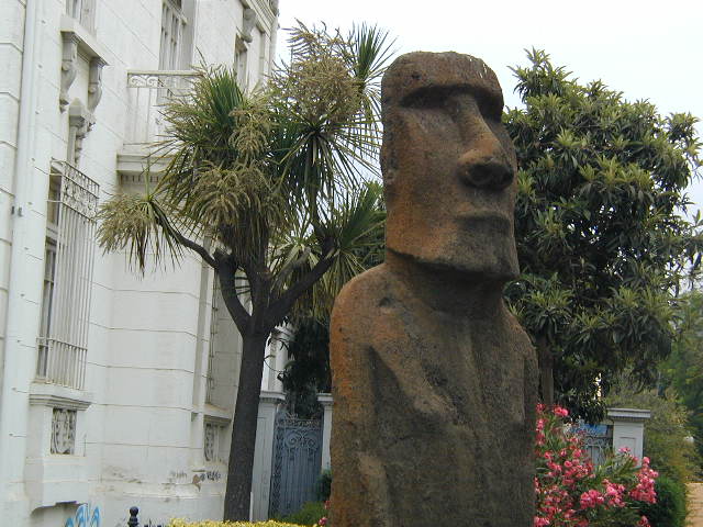 moai at fonck museum